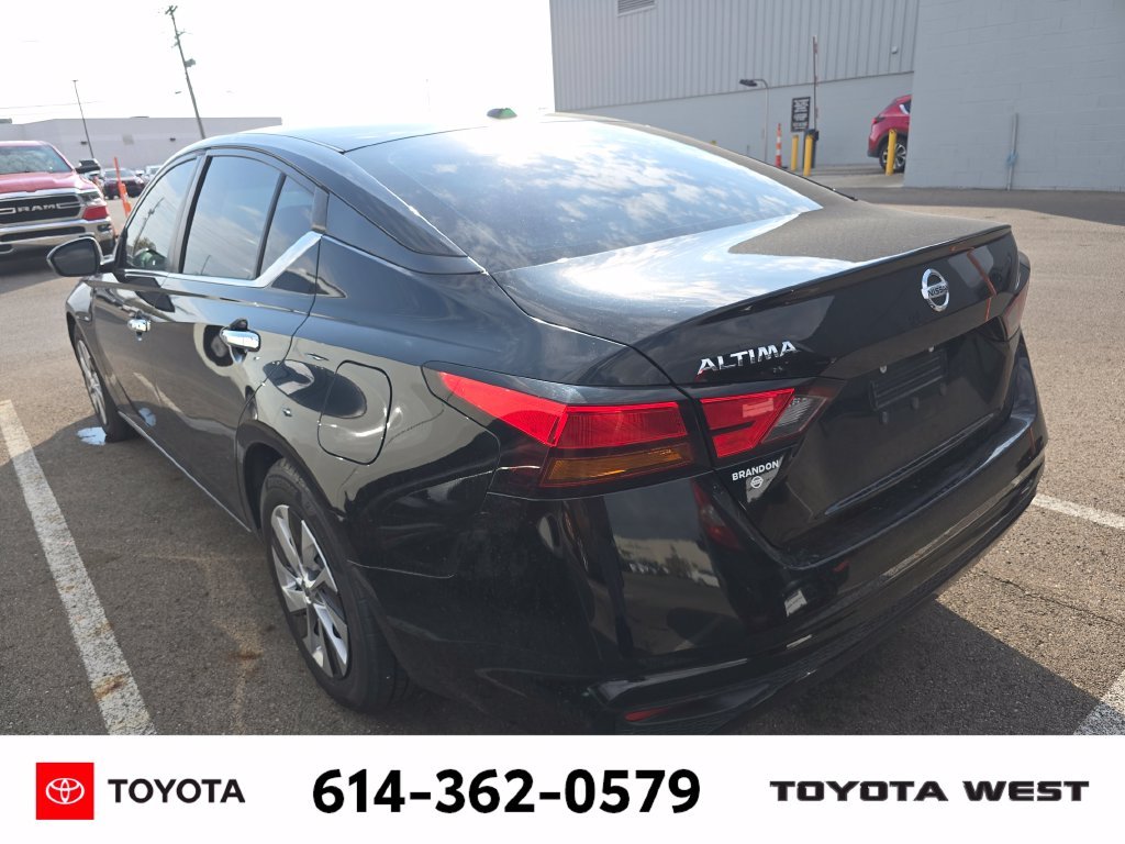 Used 2020 Black Nissan 2.5 S image 4