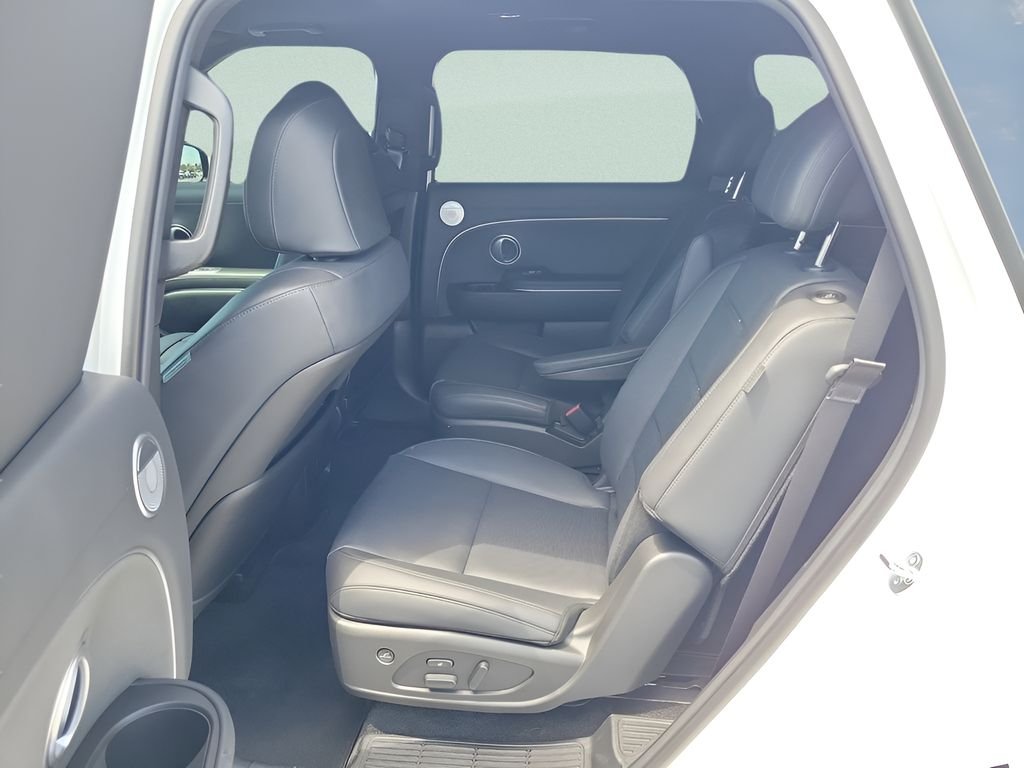 Used 2026 White Hyundai Calligraphy image 10