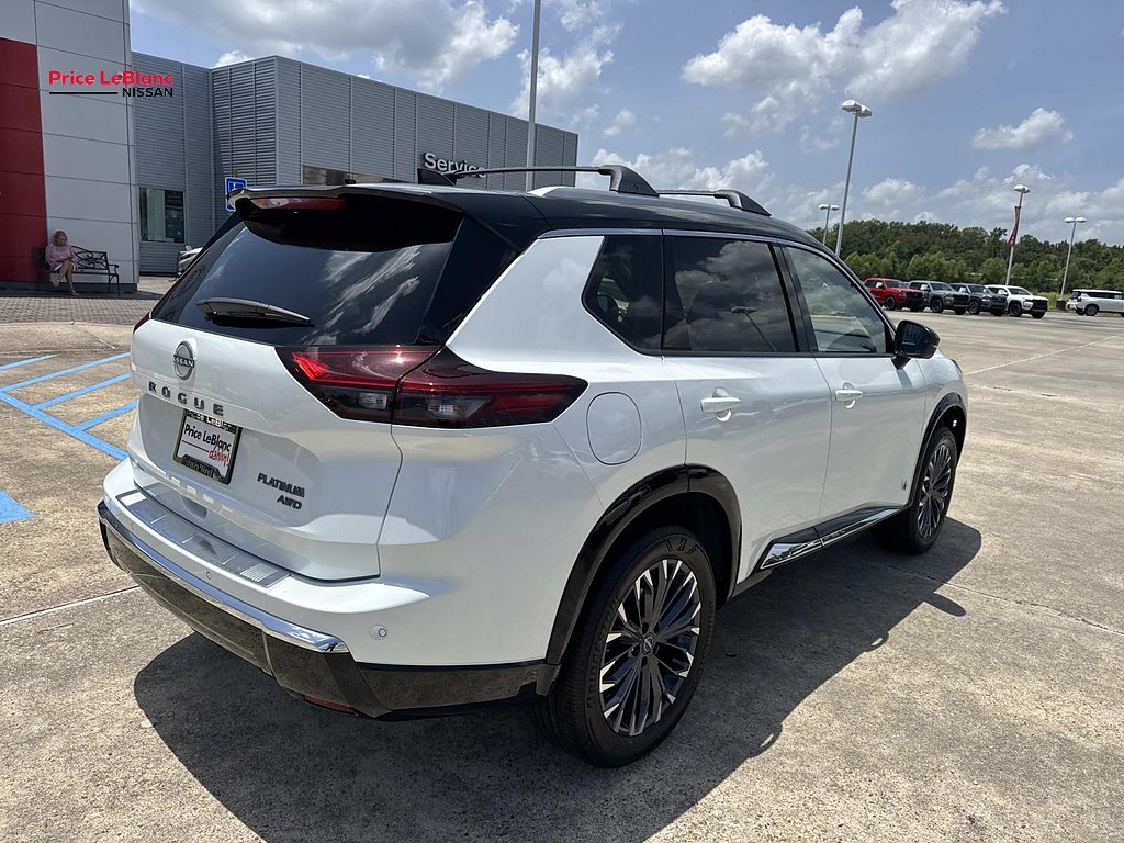New 2026 Everest White Pearl TriCoat / Super Black Two-tone Nissan Platinum image 7