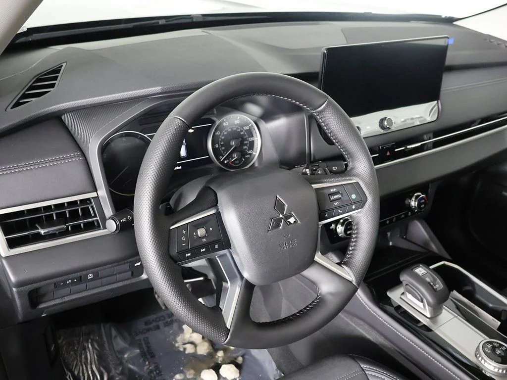 New 2026 Black Mitsubishi SE image 26