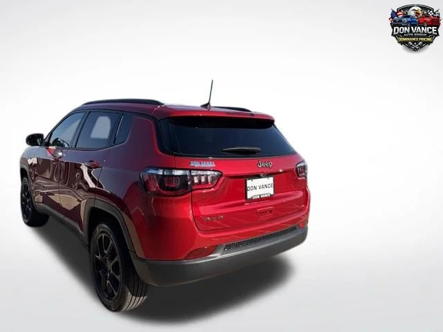 New 2026 Red Hot Pearlcoat Jeep Latitude image 3