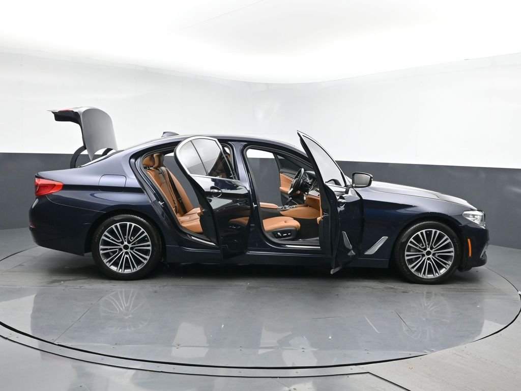 Used 2018 Blue BMW 530i xDrive image 27