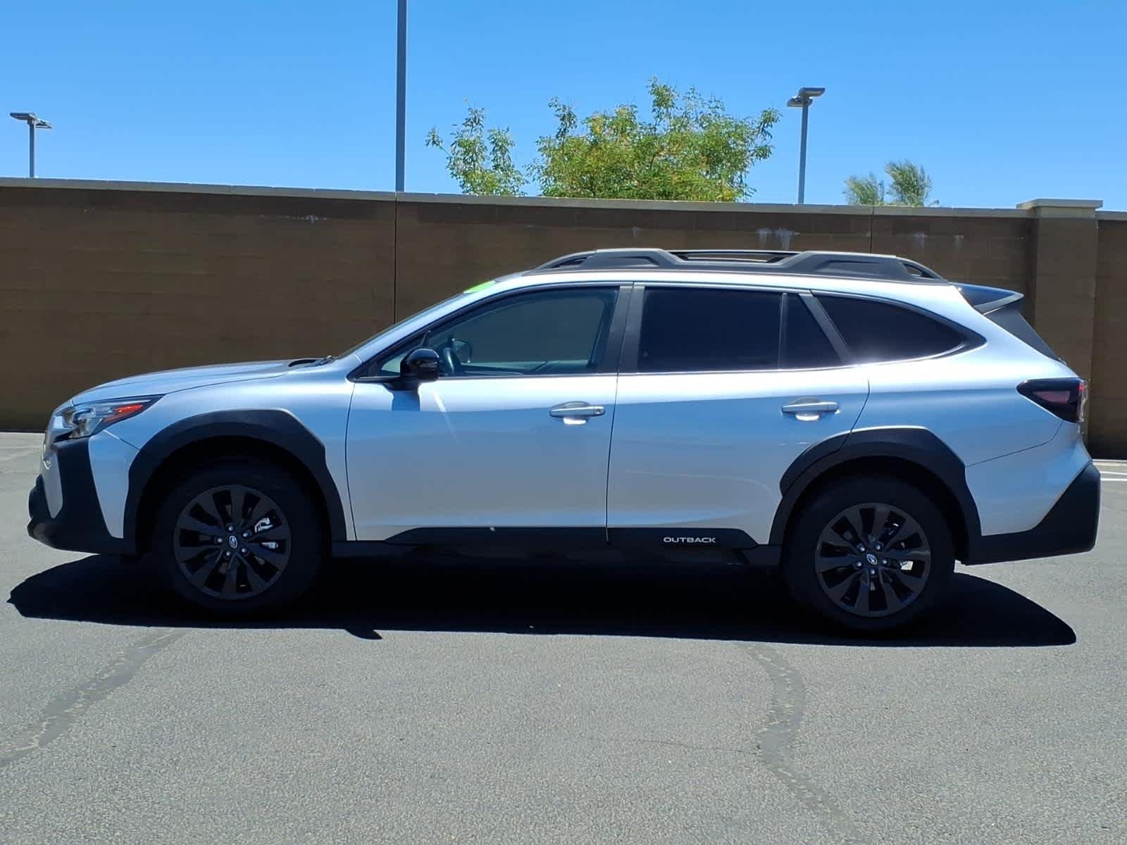 Used 2025 Ice Silver Metallic Subaru Onyx Edition image 4