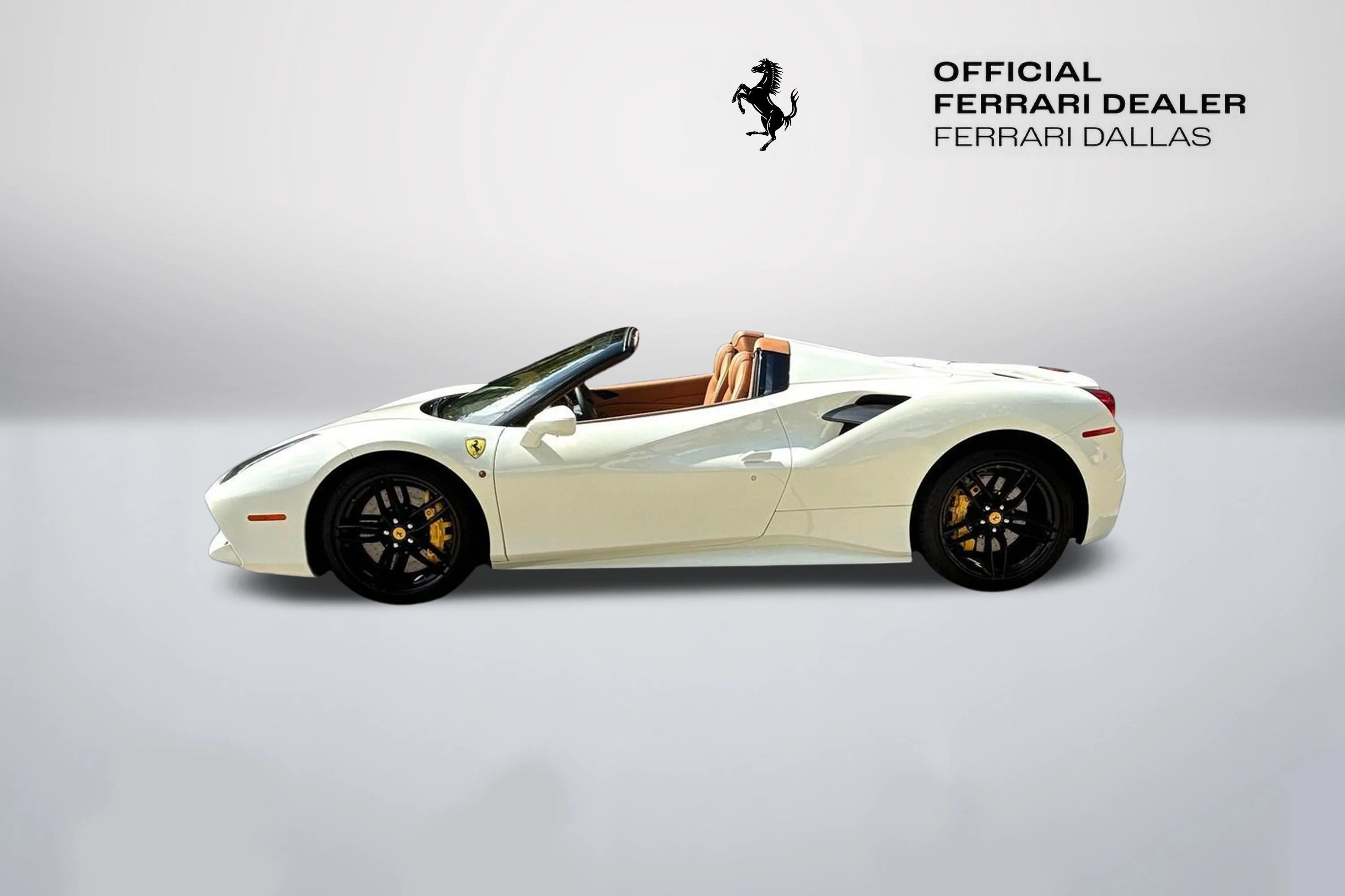 Used 2018 Bianco Avus Ferrari  image 8