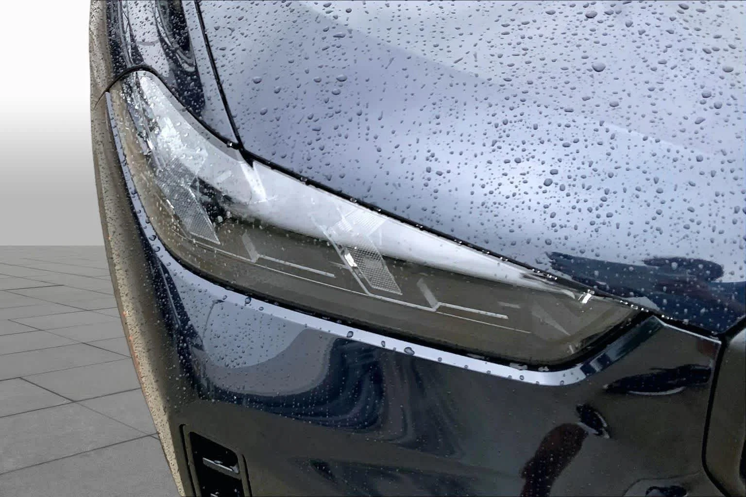 New 2026 Carbon Black Metallic BMW xDrive50e image 13