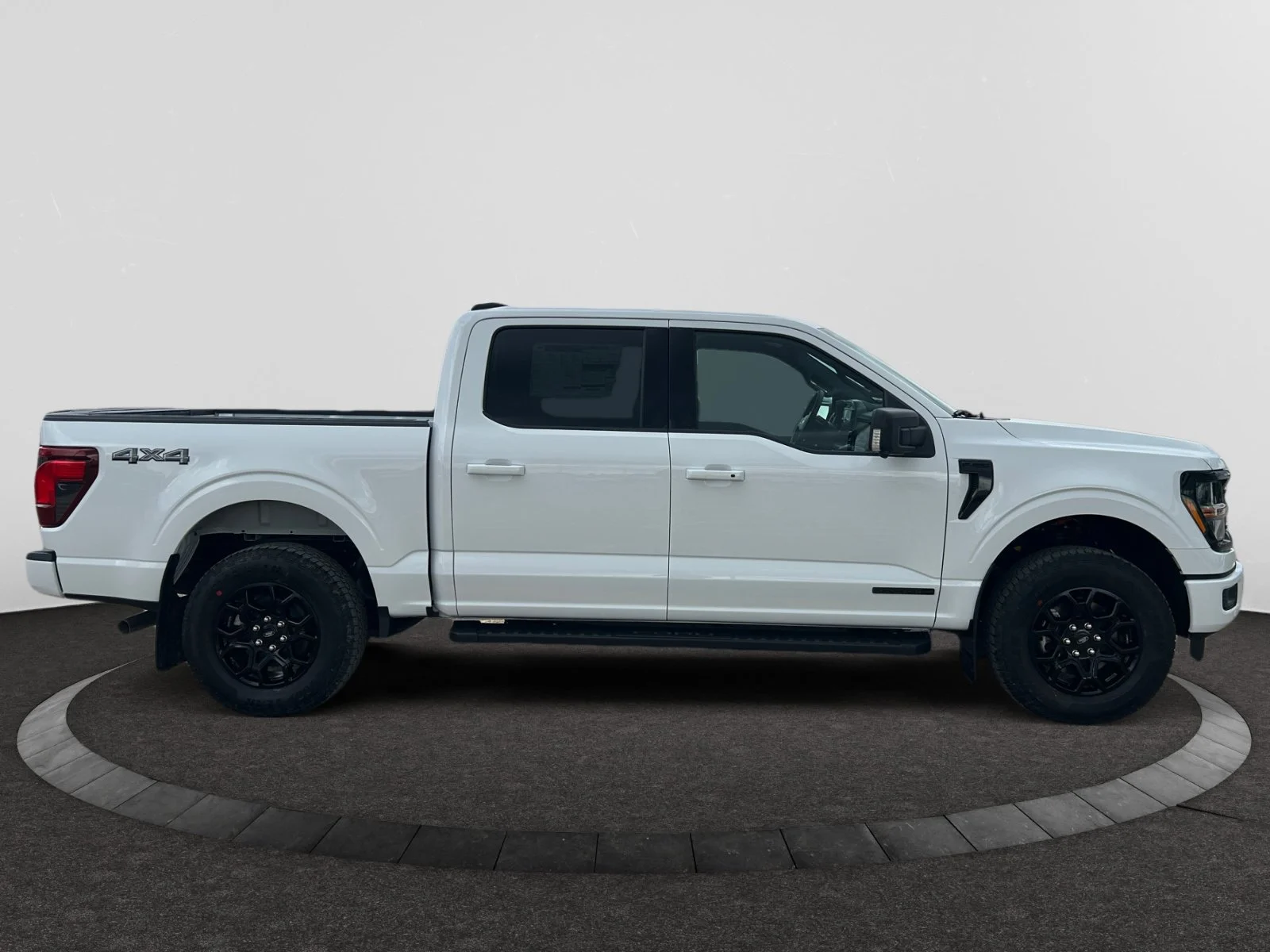 New 2026 Oxford White Ford XLT image 6