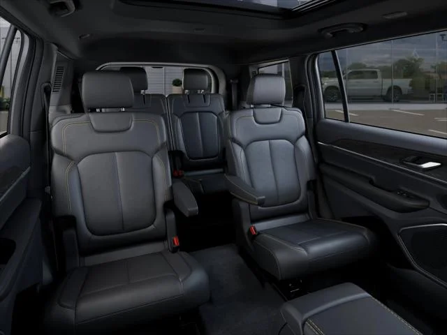 New 2026 Bright White Clear-Coat Exterior Paint Jeep Limited image 41