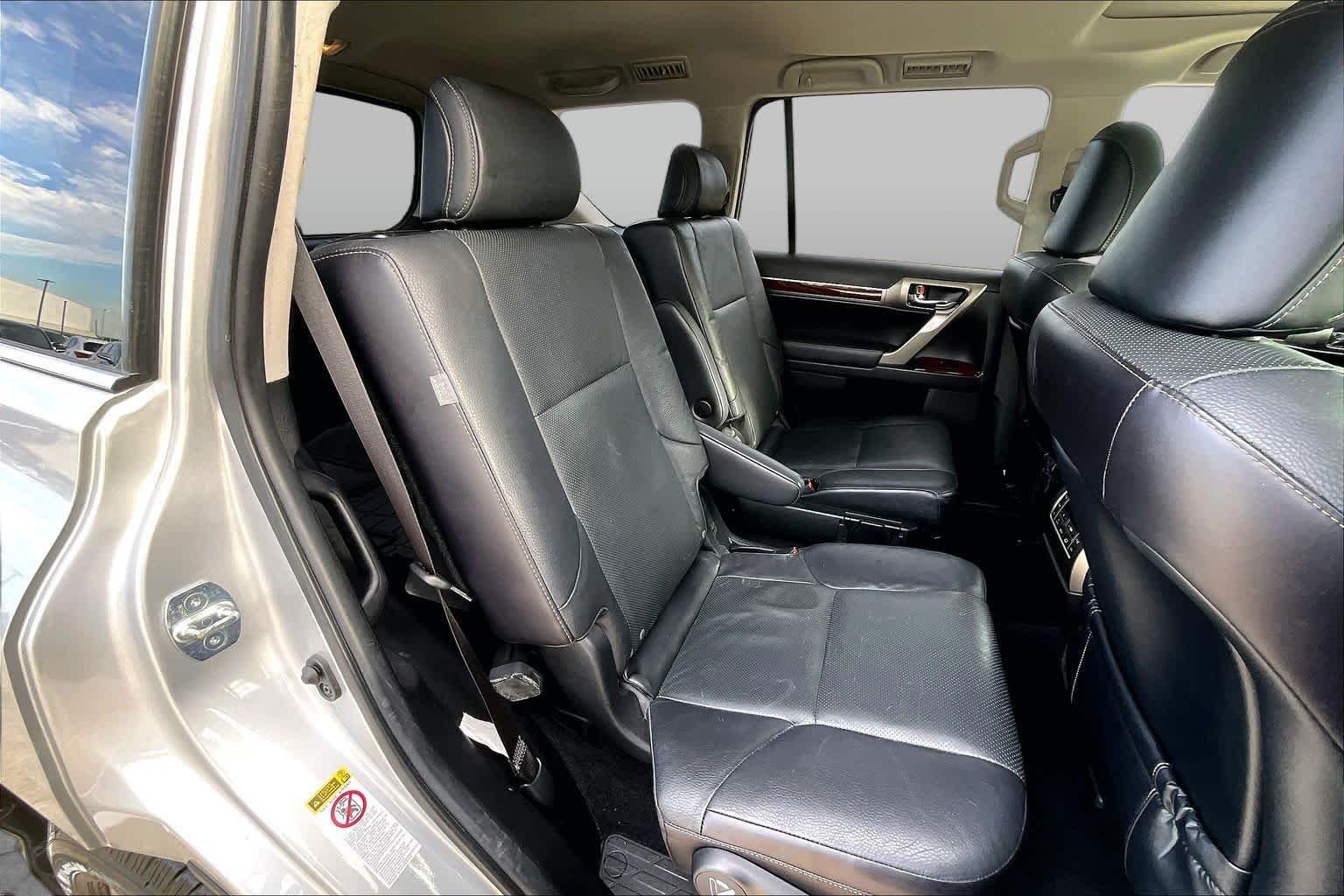 Used 2018 Silver Lining Metallic Lexus Premium image 20
