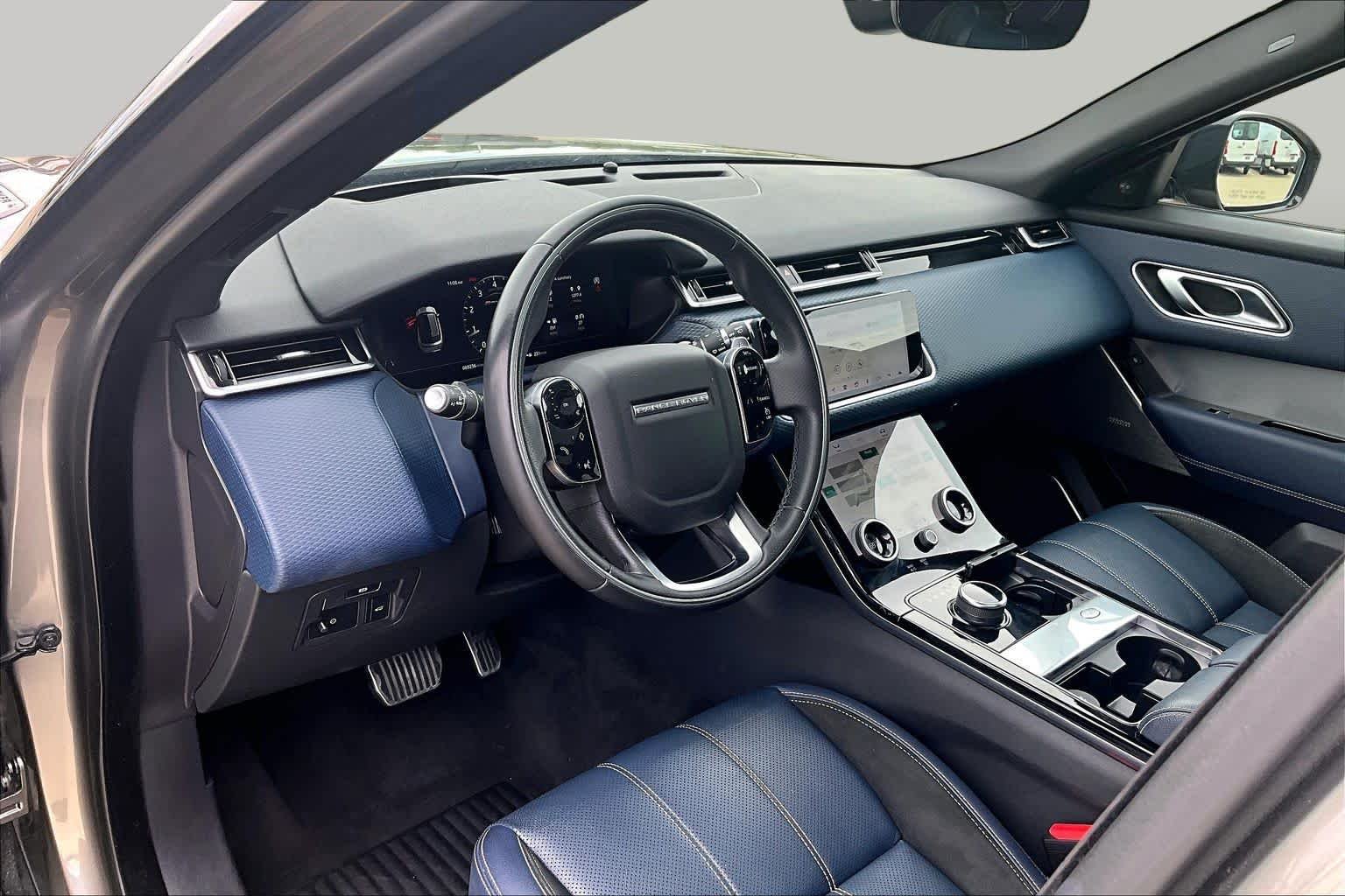 Used 2020 Silicon Silver Premium Metallic Land Rover R-Dynamic S image 16