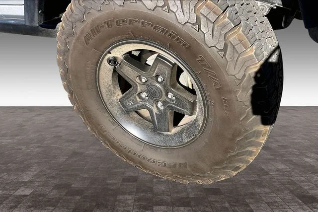 Used 2014 Gray Jeep Unlimited Rubicon image 5