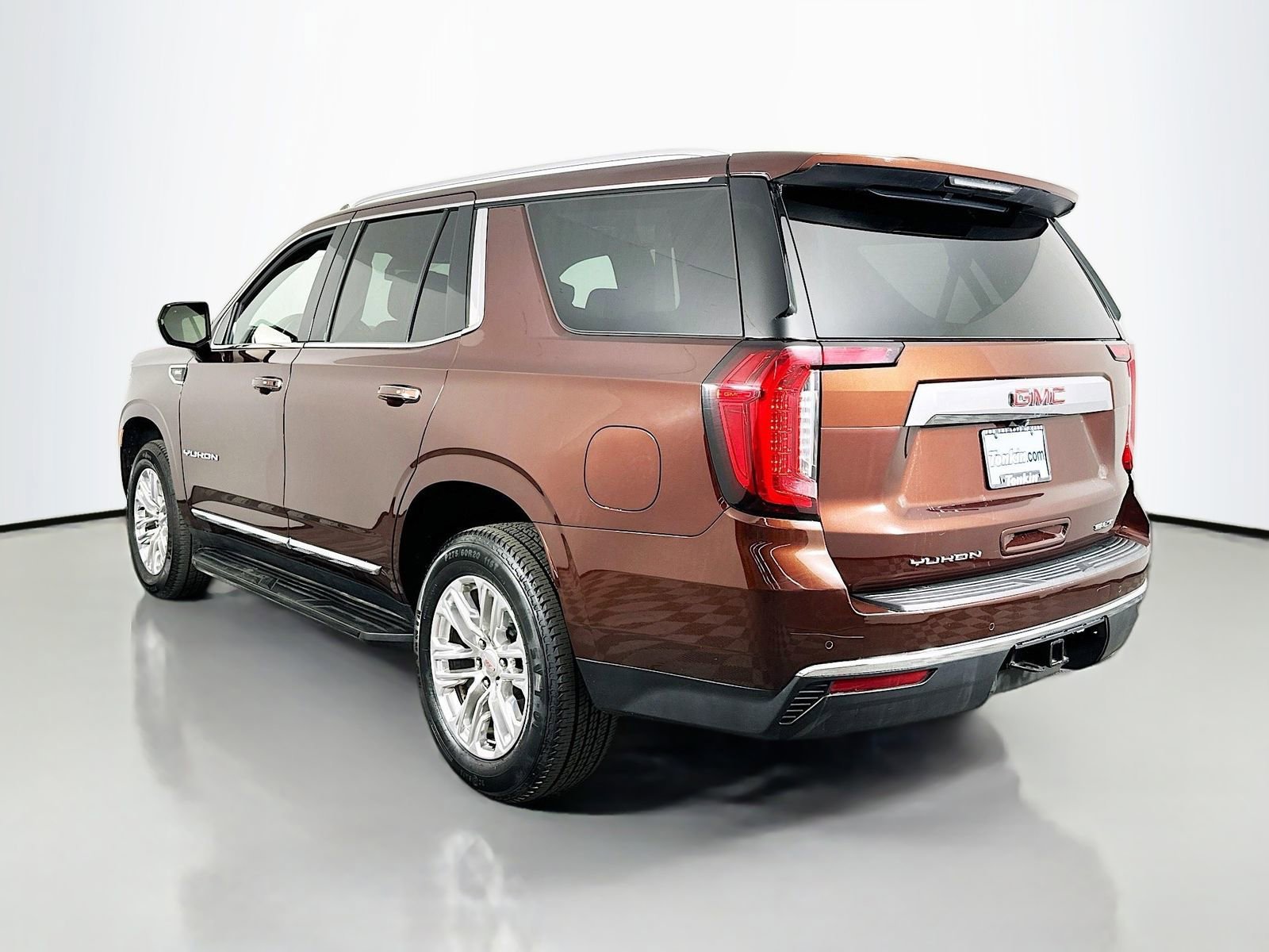 2023 GMC Yukon SLT - Photo 8