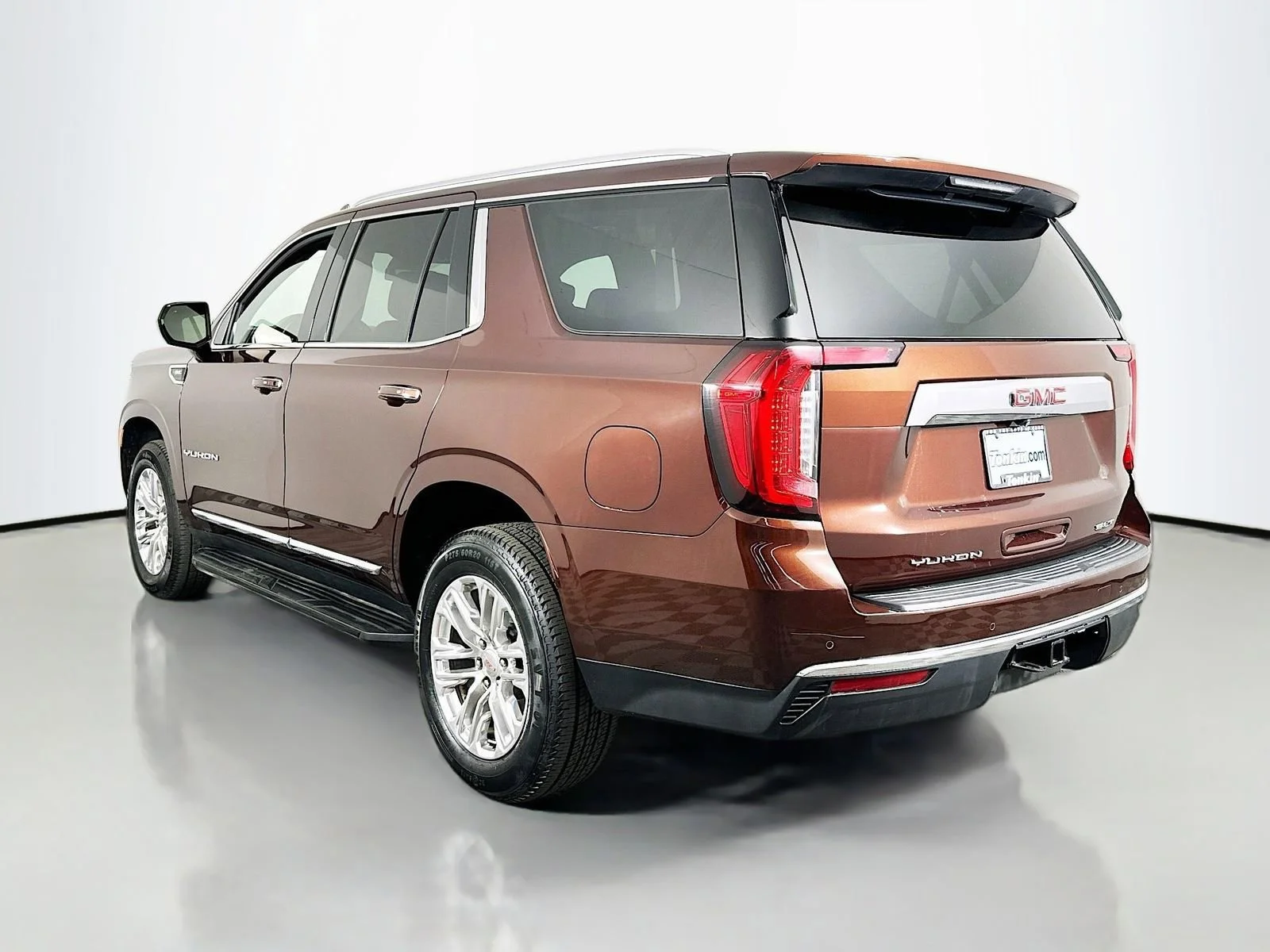 2023 GMC Yukon SLT - Photo 8