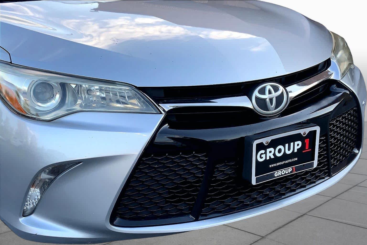 Used 2016 Celestial Silver Metallic Toyota SE image 27