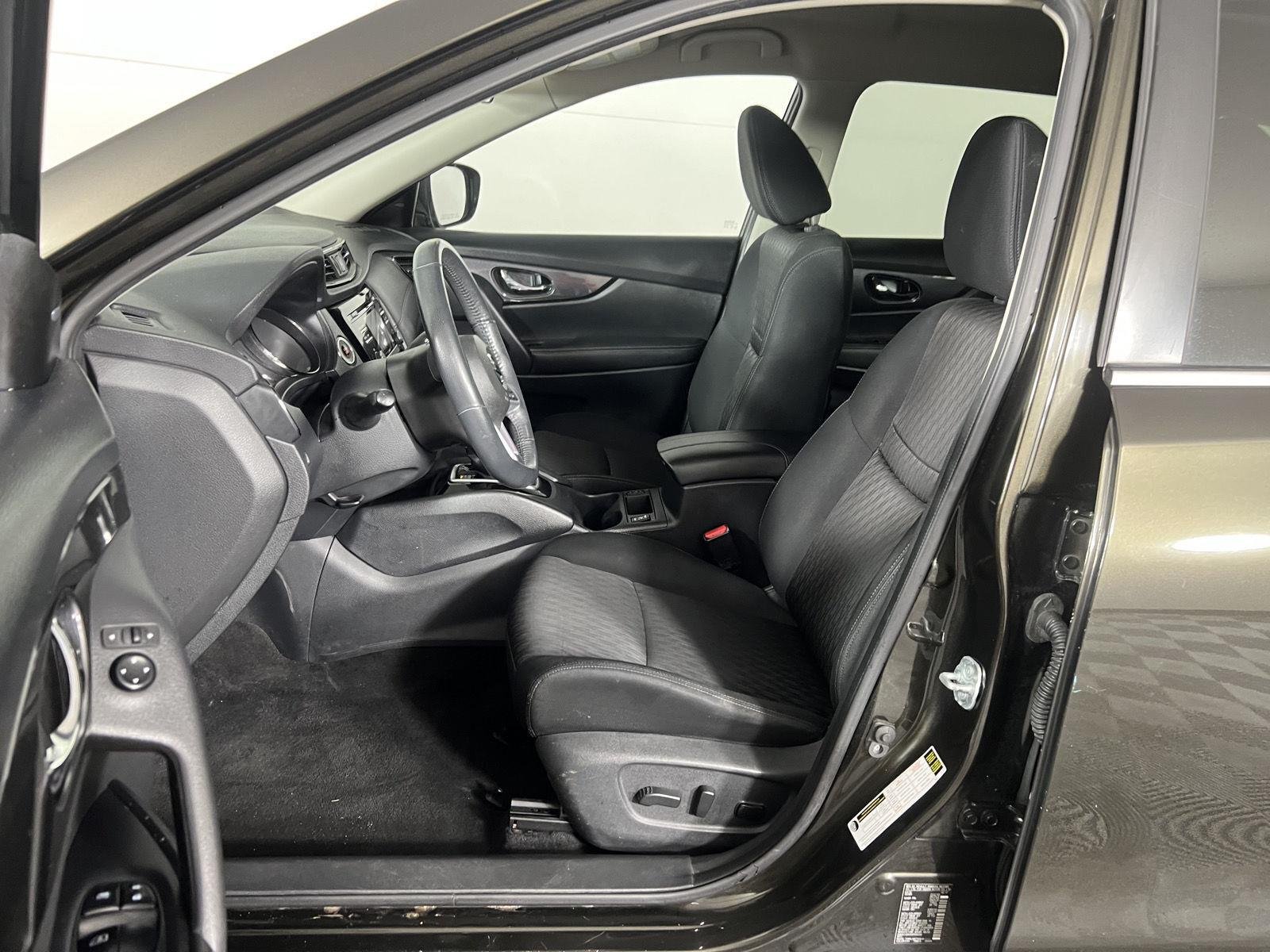 Used 2017 Midnight Jade Nissan SV image 12