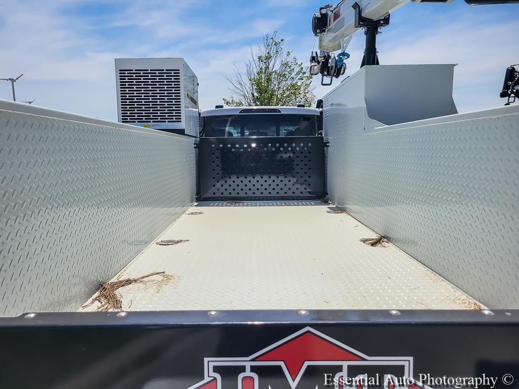 New 2026 Oxford White Ford F-550® XL image 16