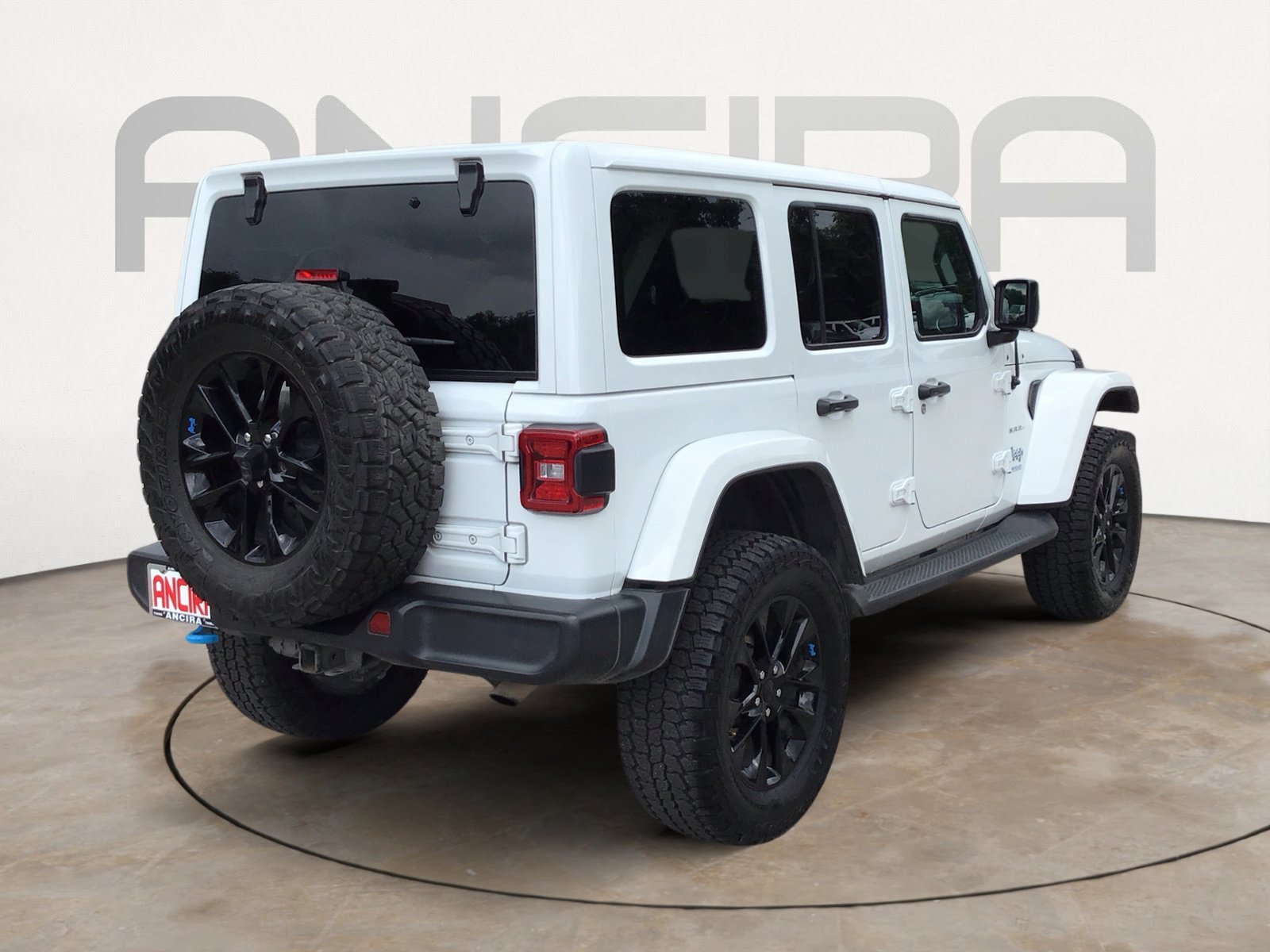 Used 2022 Bright White Clearcoat Jeep Unlimited Sahara image 10