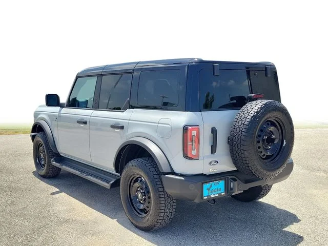New 2026 Avalanche Gray Ford Outer Banks® image 3