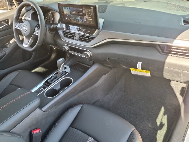New 2026 Pearl White TriCoat / Super Black Two-tone Nissan SR Midnight Edition® image 27