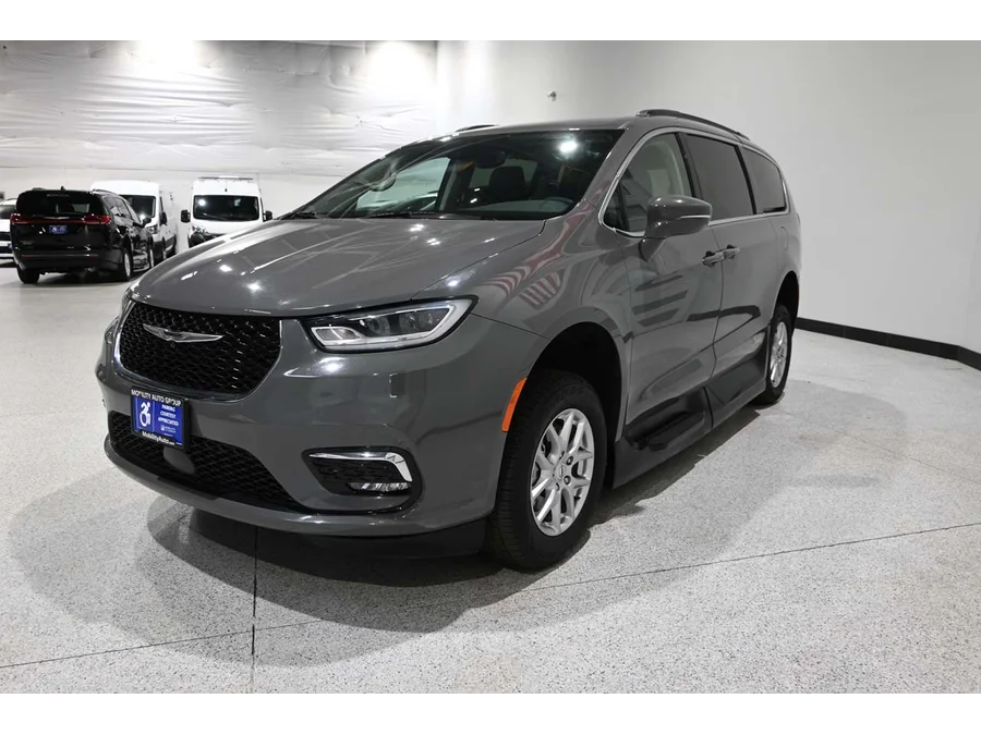 2022 Chrysler Pacifica Touring L - Photo 10