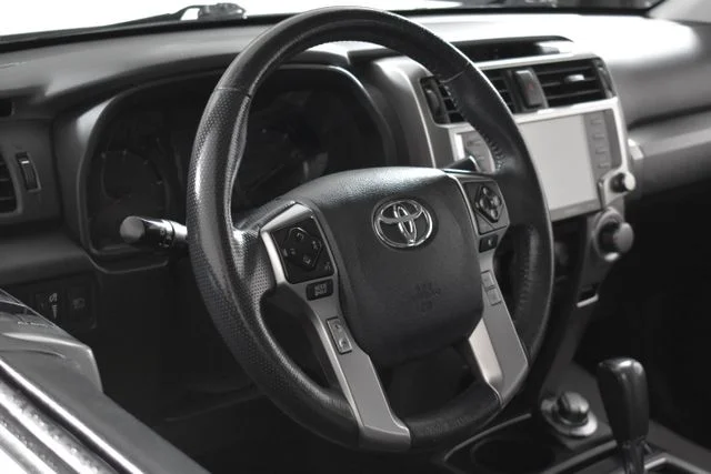 Used 2022 White Toyota SR5 Premium image 23