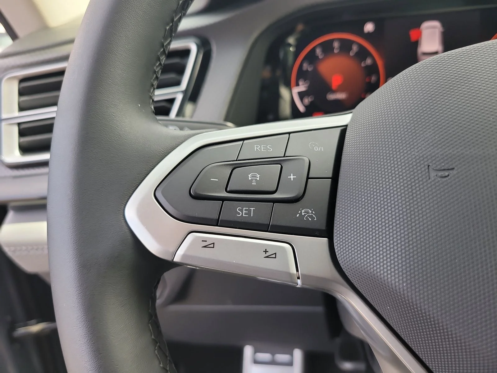 New 2026 Pure Gray Volkswagen 2.0T Peak Edition image 29