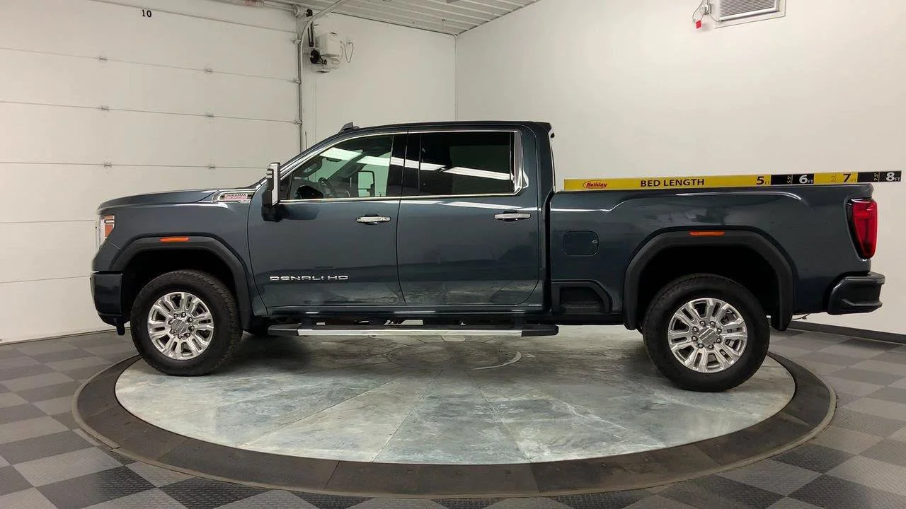 Used 2020 DARK SKY METALLIC GMC Denali image 5