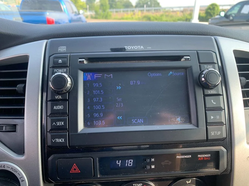 Used 2013 Silver Toyota Base image 21