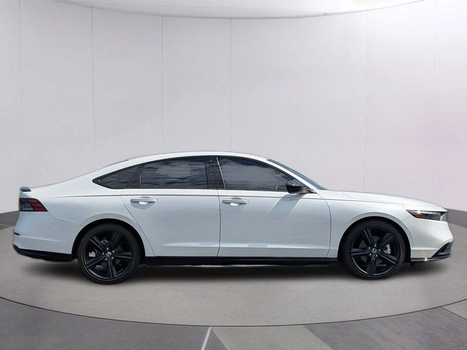 Used 2024 Platinum White Pearl Honda Sport-L image 6