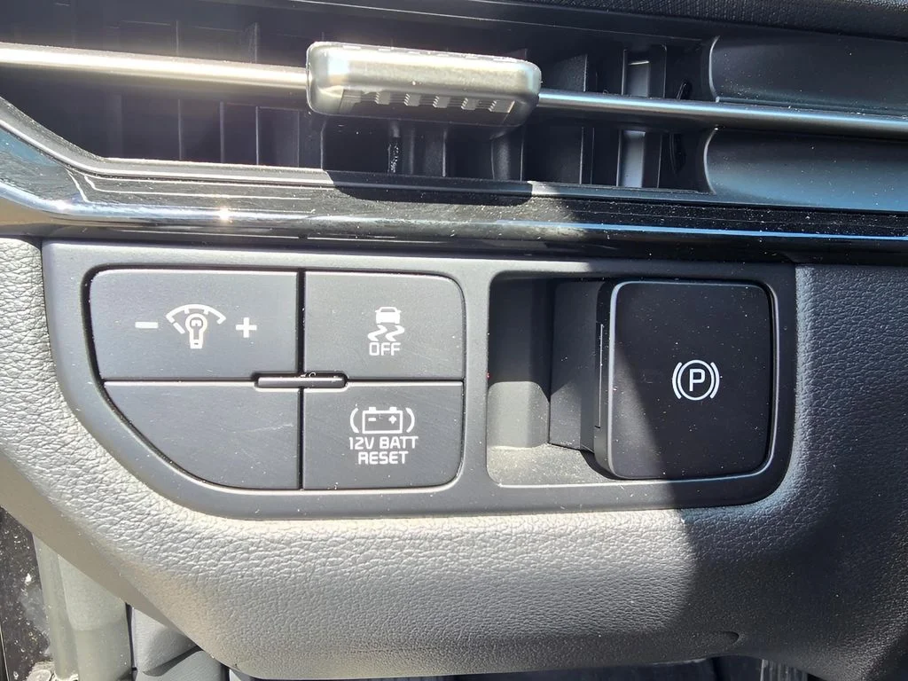 Used 2026 Fusion Black Kia S image 21