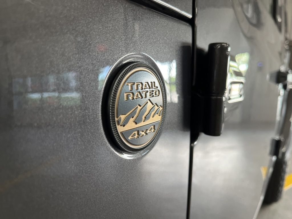 New 2026 Granite Crystal Metallic Clearcoat Jeep 85th Anniversary Edition image 12