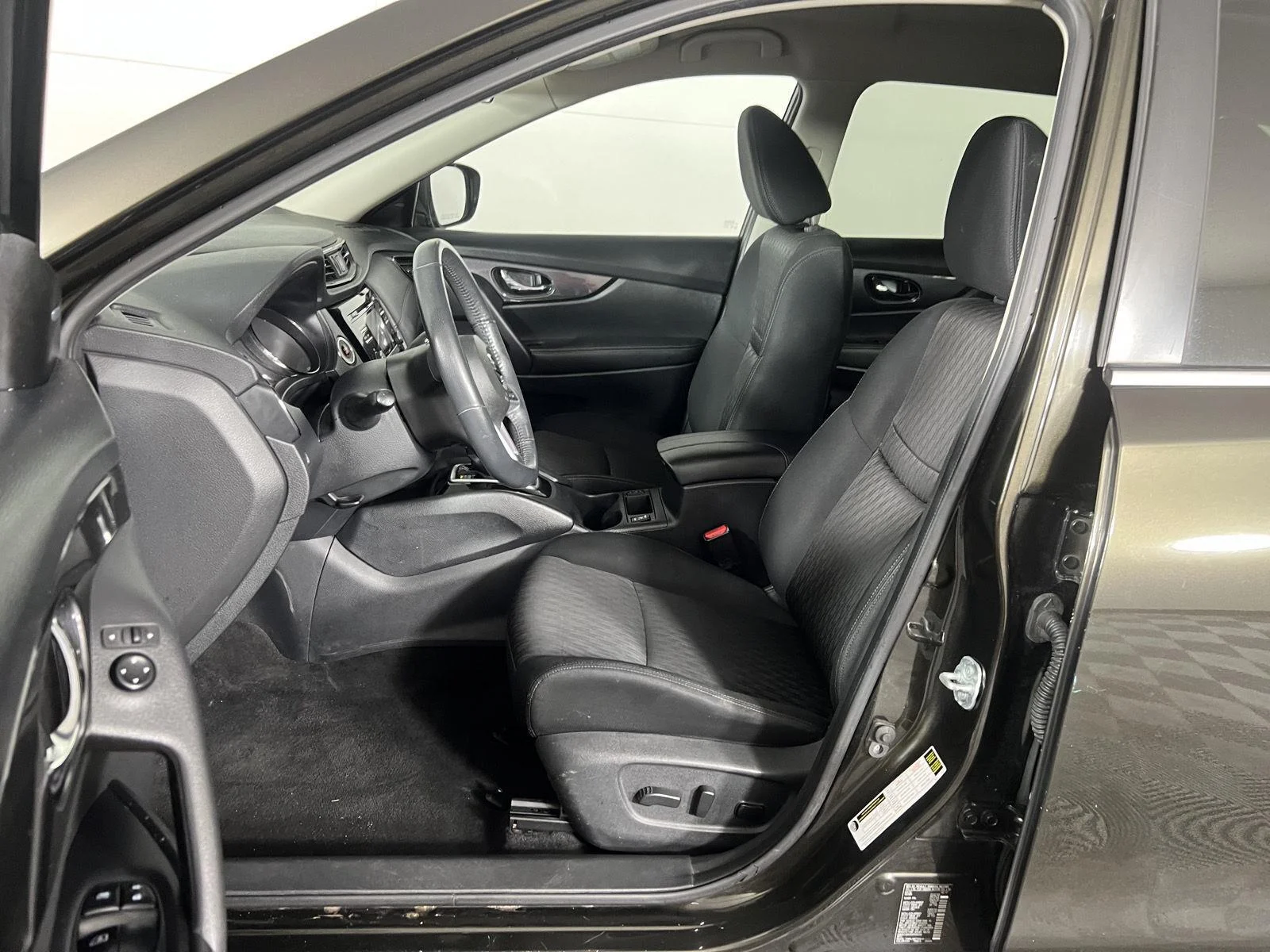 Used 2017 Midnight Jade Nissan SV image 12