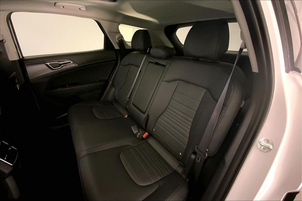 Used 2025 Snow White Pearl Kia SX-Prestige image 14