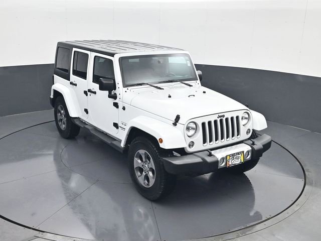 Used 2016 White Jeep Sahara image 15