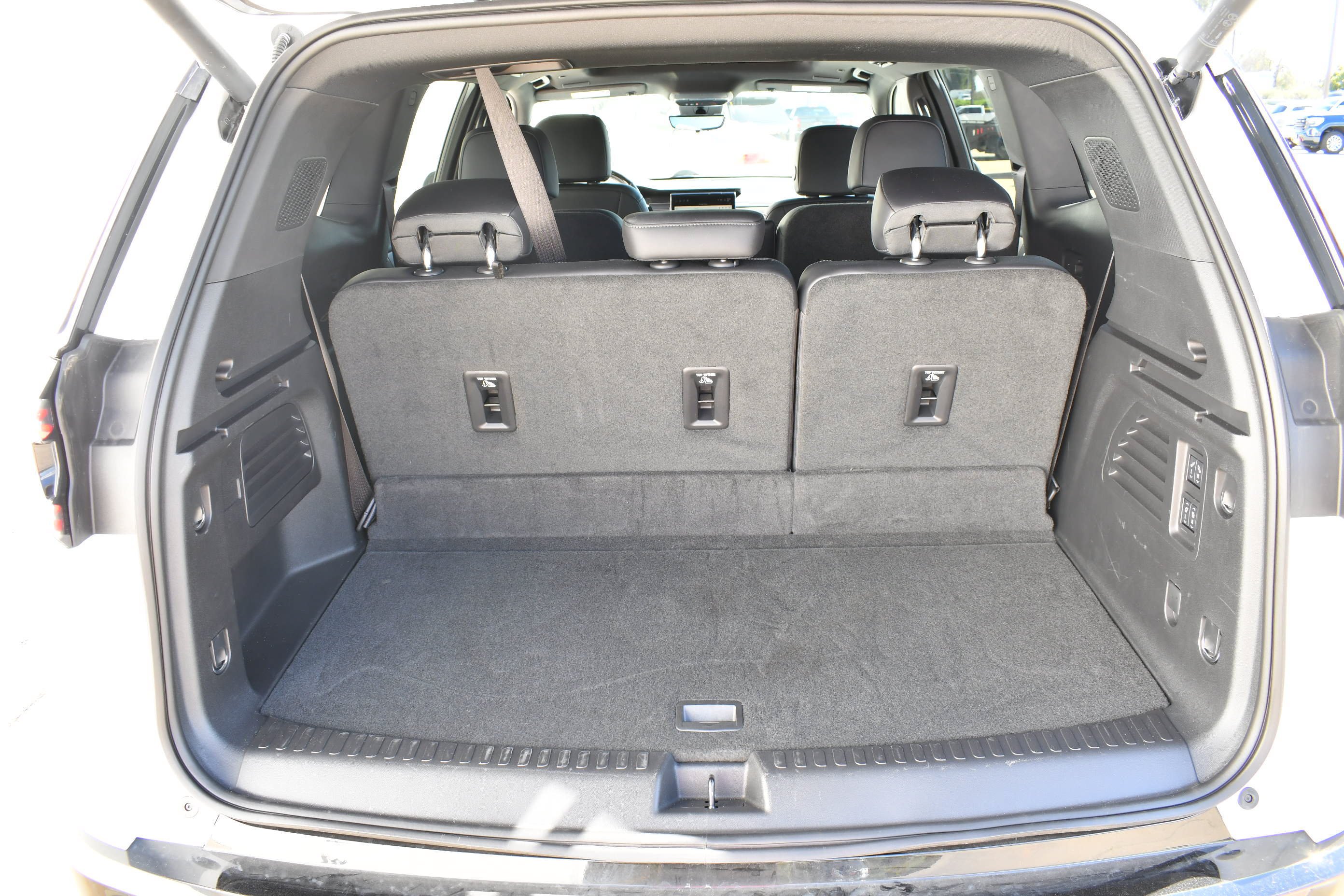 2025 GMC Acadia Denali - Photo 7