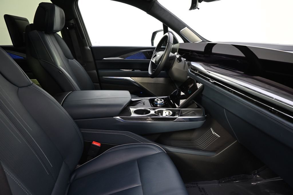 2025 Cadillac Escalade IQ Luxury 2 - Photo 16