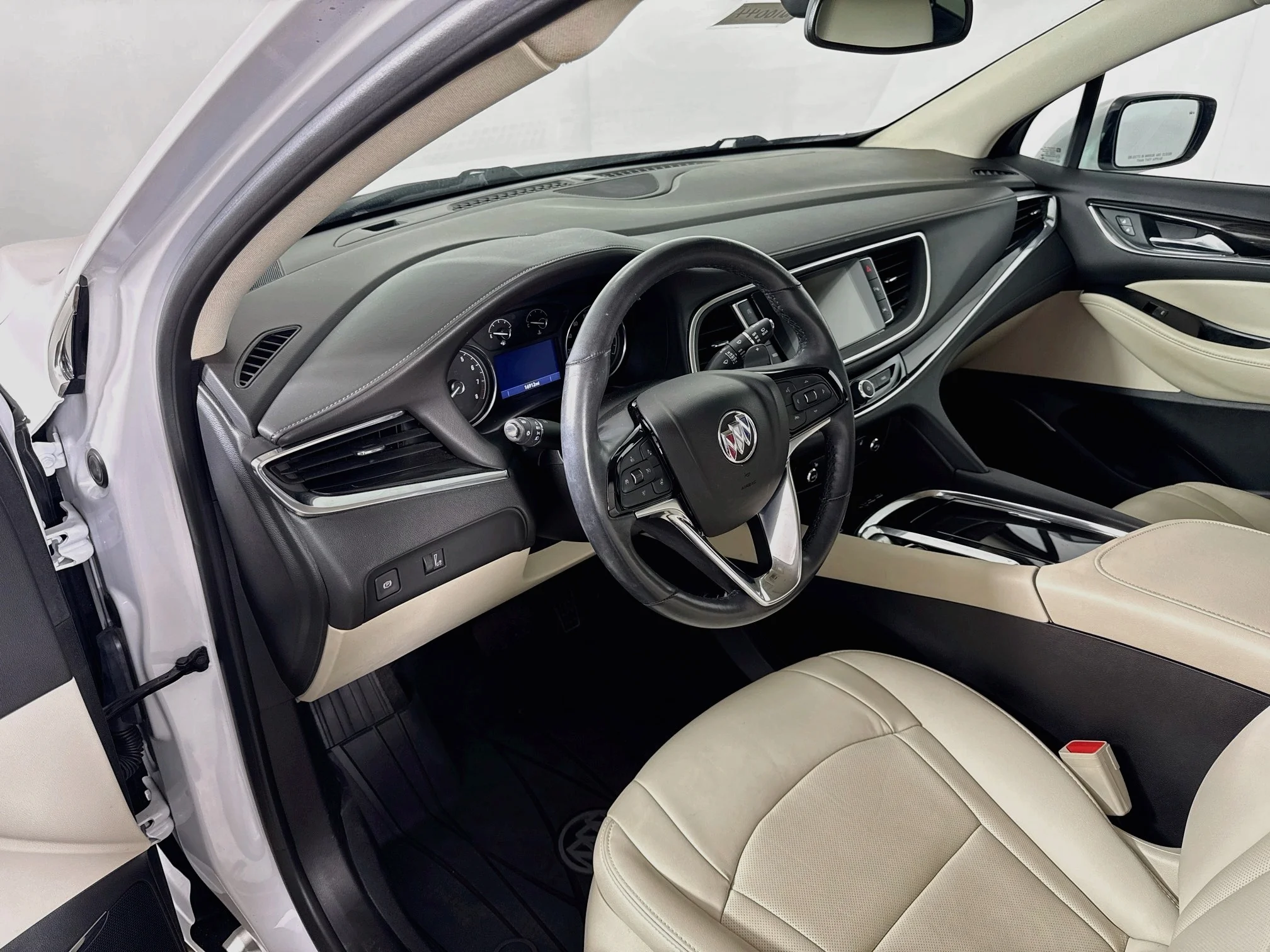 Used 2023 White Frost Tricoat Buick Essence image 9