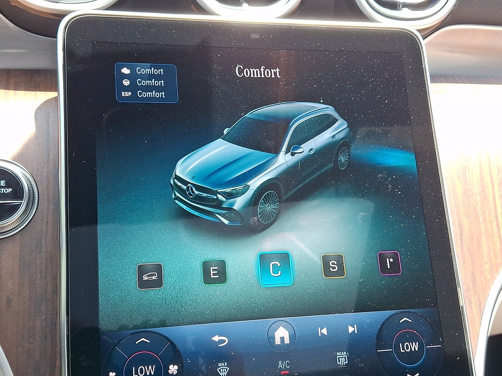 New 2026 Obsidian Black Metallic Mercedes-Benz GLC 300 image 19