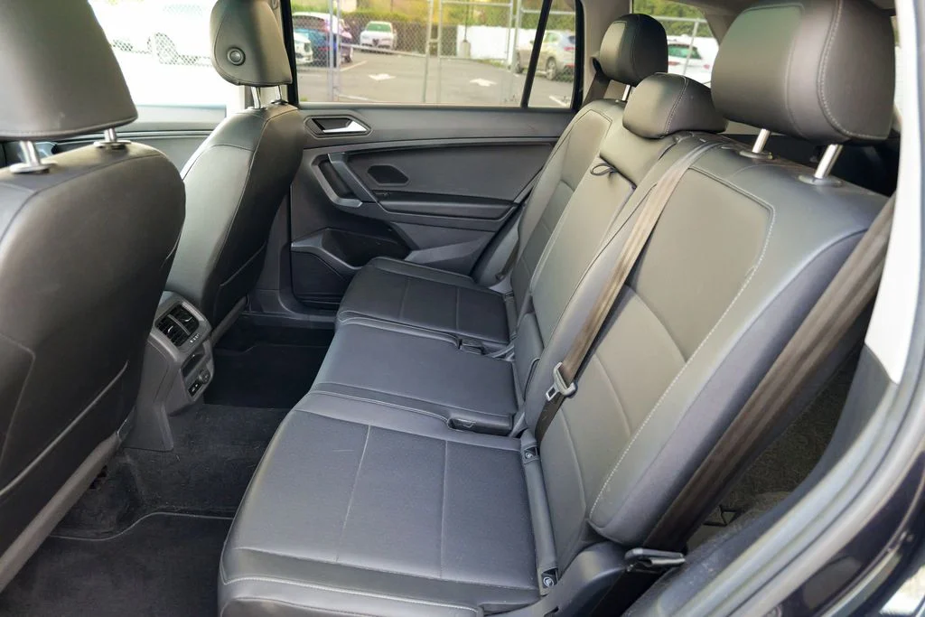 Used 2019 Platinum Gray Metallic Volkswagen 2.0T SE image 26