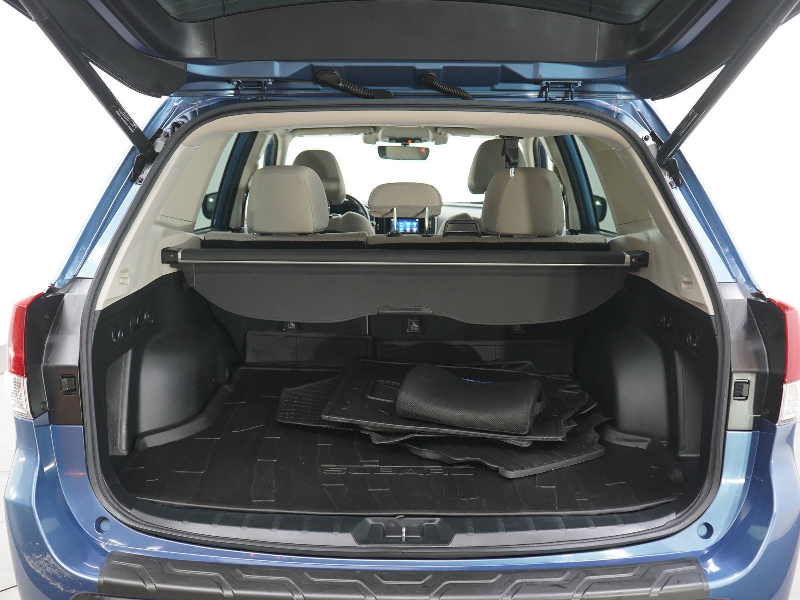 Used 2020 Horizon Blue Pearl Subaru Premium image 16