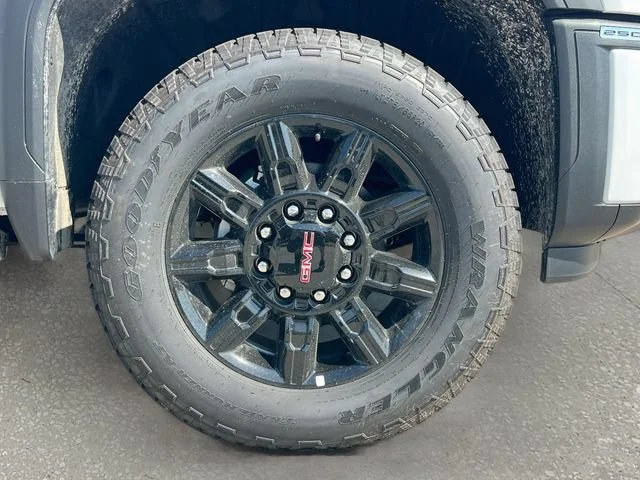 2026 GMC Sierra 2500HD AT4 - Photo 19