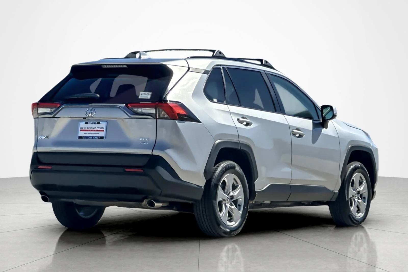 Used 2024 Silver Sky Metallic Toyota XLE image 5