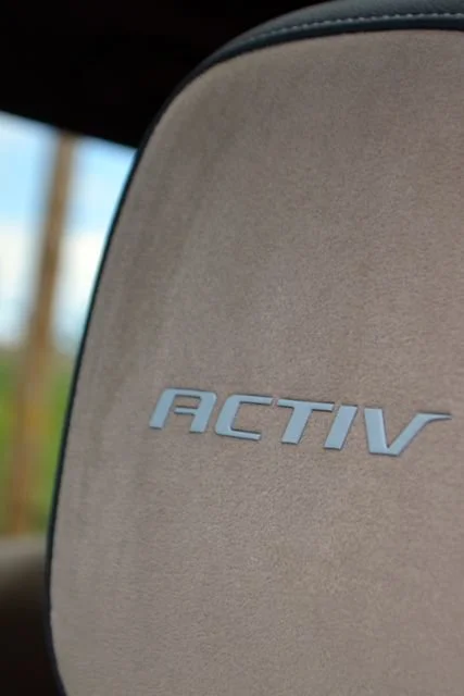 New 2026 Mosaic Black Metallic Chevrolet ACTIV image 24