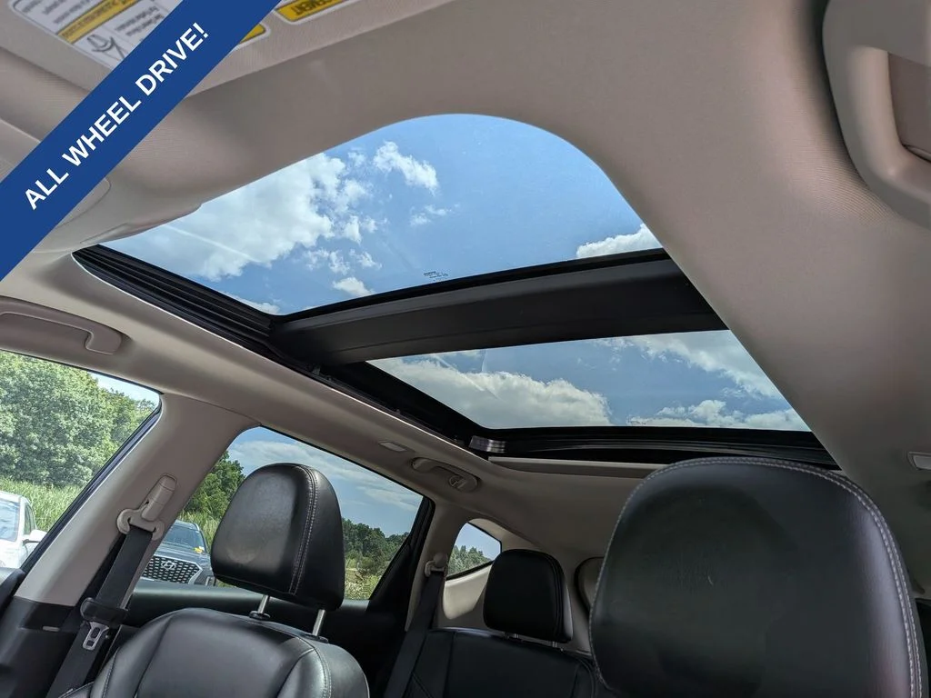 Used 2023 Blue Nissan SL image 13