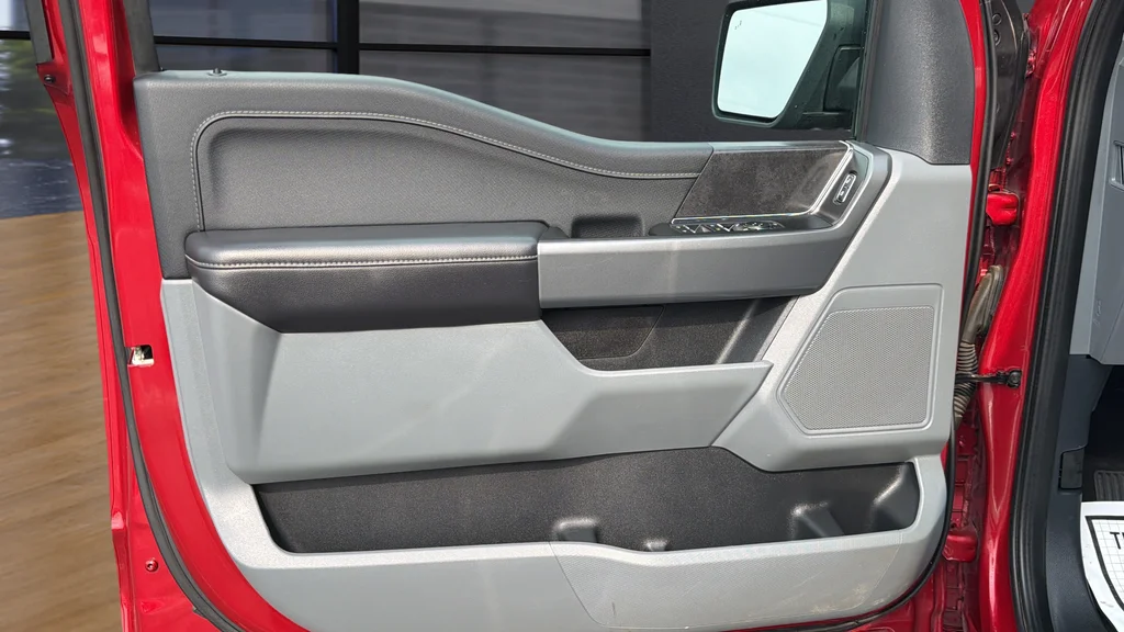 Used 2025 Red Ford XLT image 23