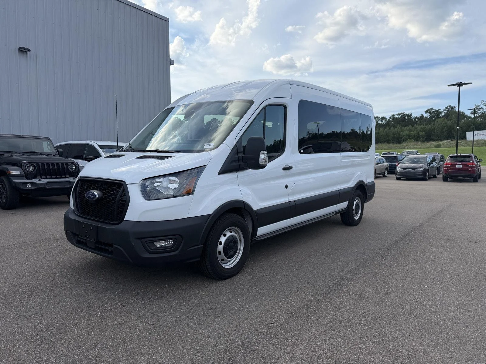 Used 2023 Oxford White Ford 350 XL image 1