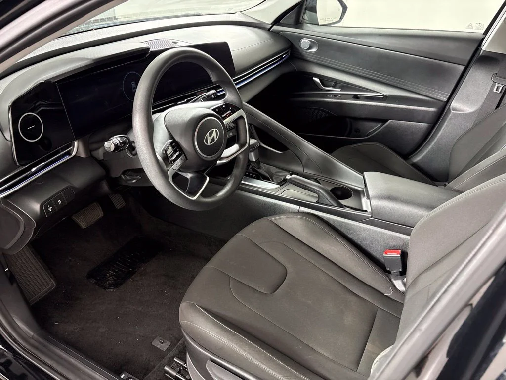 Used 2024 Black Hyundai SEL image 28