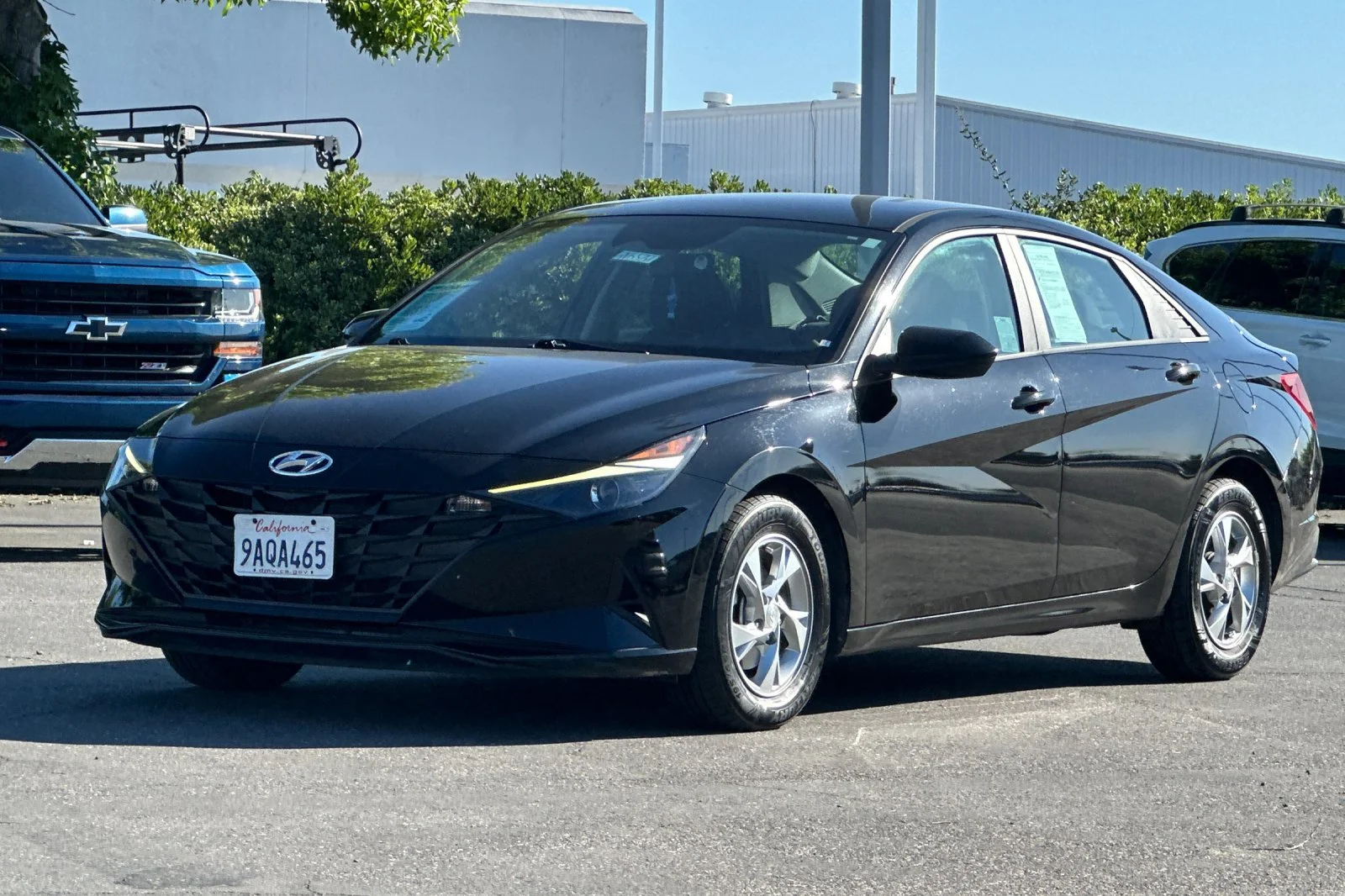 Used 2022 Phantom Black Hyundai SE image 8