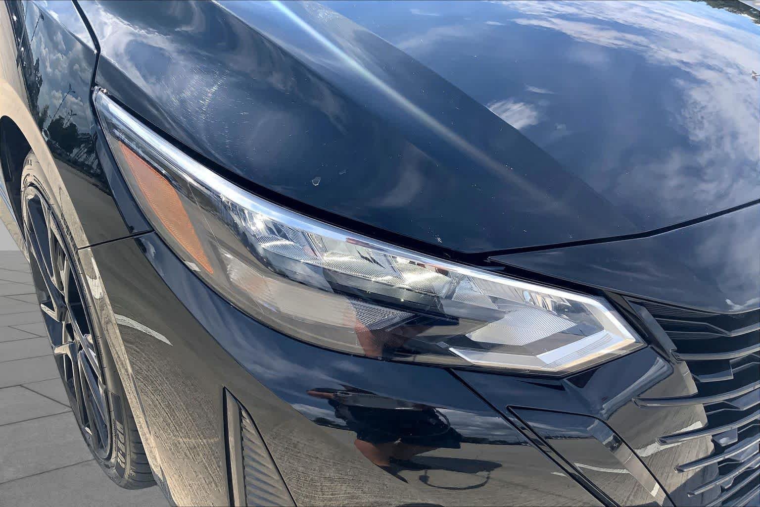 Used 2025 Super Black Nissan SR image 27