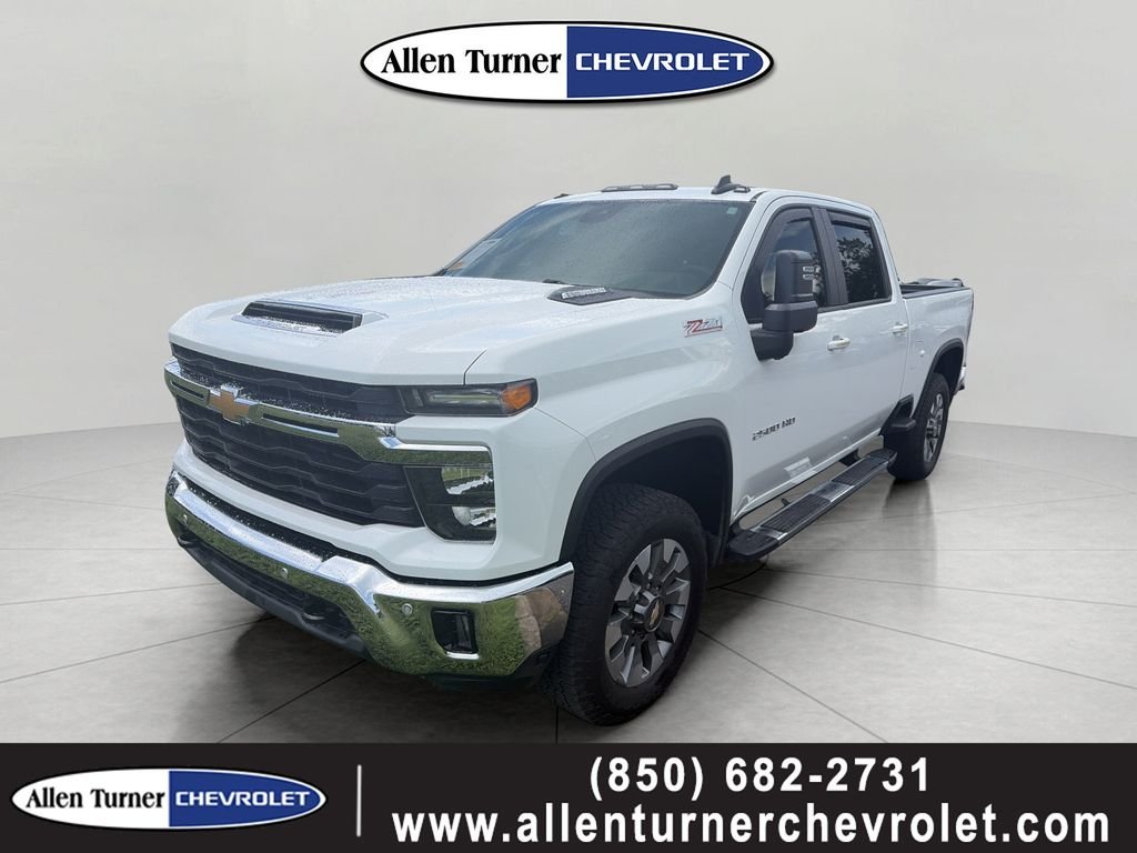 Used 2025 White Chevrolet LT image 1