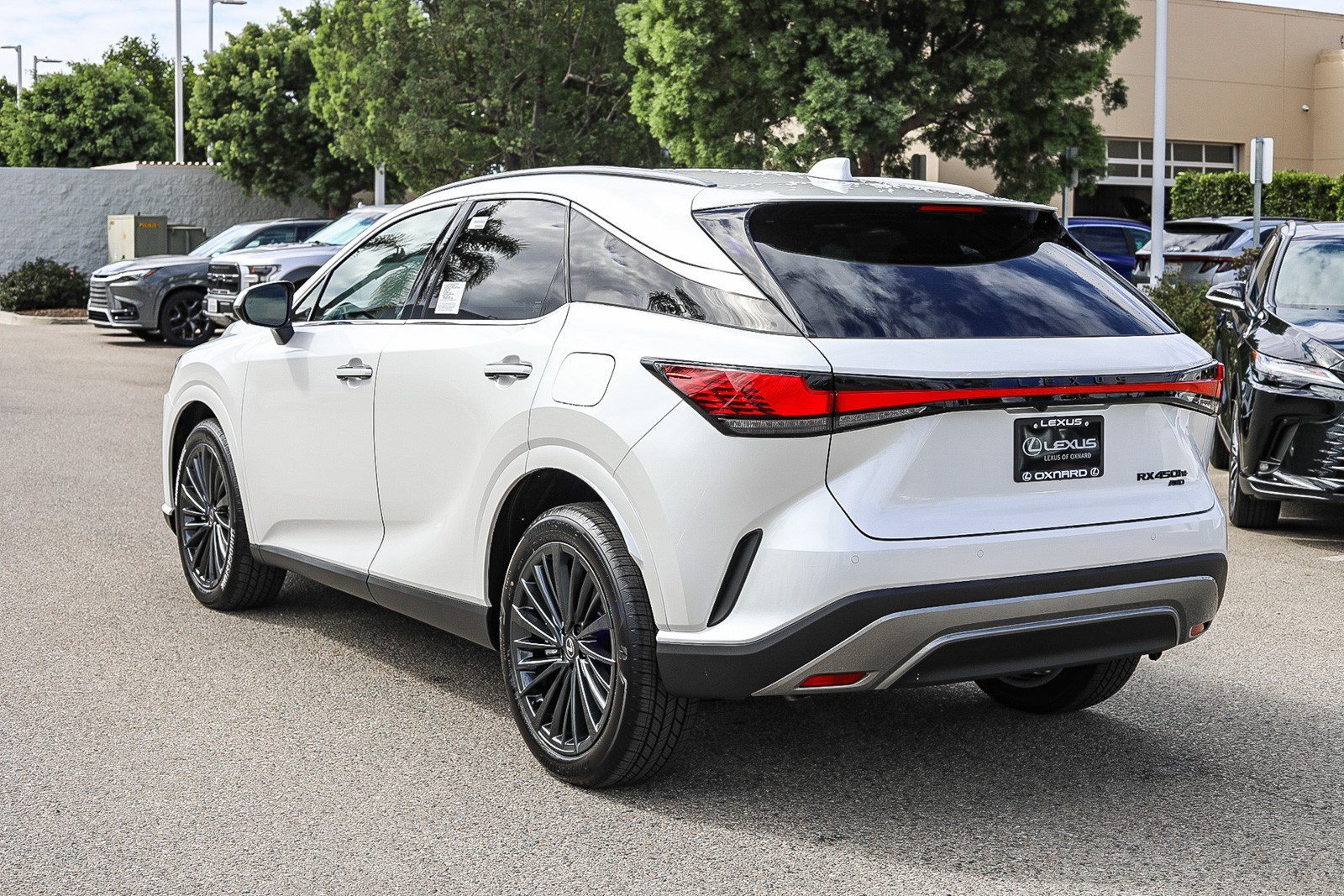 New 2026 Eminent White Pearl Lexus RX 450h+ PREMIUM AWD image 4